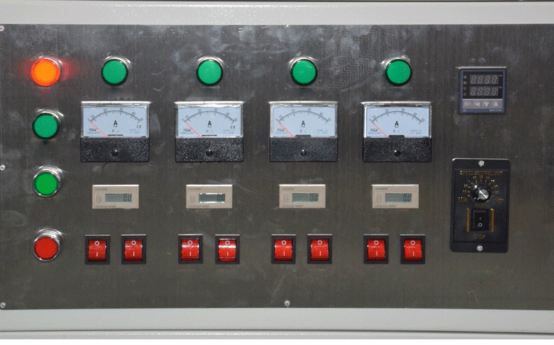 塑膠地磚UV固化機(jī).jpg 塑膠地磚UV固化機(jī).jpg